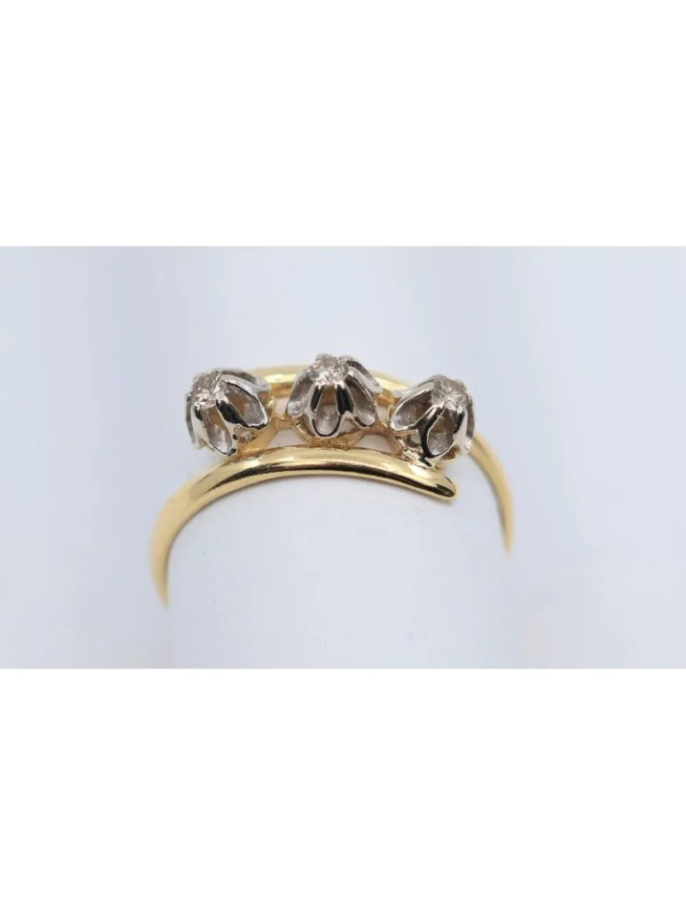 Unique 18K Two Tone Multi Color Gold Designer 3 Stone Diamond Ring - Size 7.50